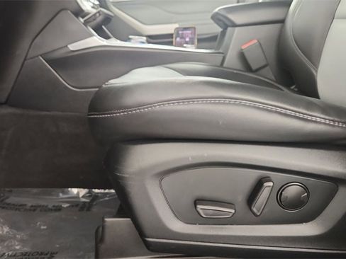 Used 2022 Ford Explorer XLT w/ Equipment Group 202A image 14