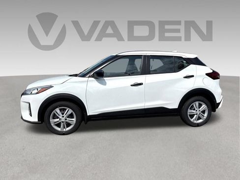 Used 2025 Nissan Kicks Play S FWD image 29