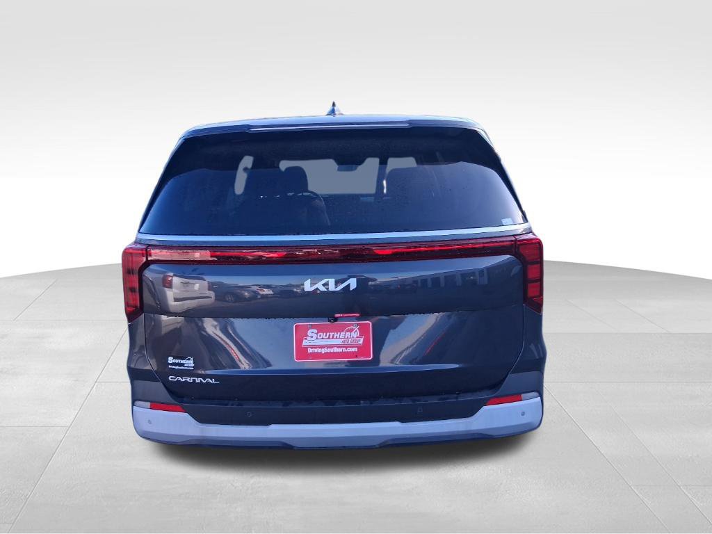 Used 2026 Kia Carnival LX FWD image 7