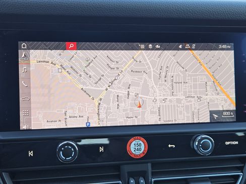 Certified 2025 Porsche Macan image 18