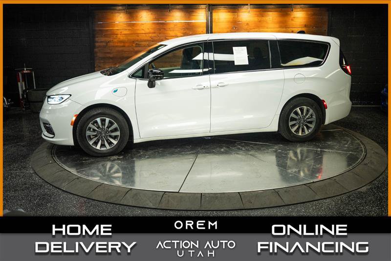 Used 2024 Chrysler Pacifica Limited FWD image 1