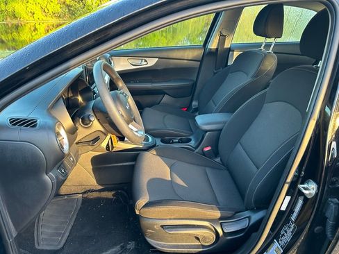 Used 2024 Kia Forte LXS image 13