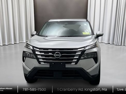 Certified 2025 Nissan Rogue SV AWD/4WD image 2