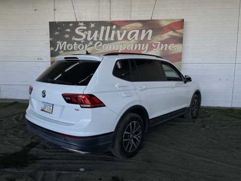 Used 2018 Volkswagen Tiguan SE w/ Panoramic Sunroof Package image 5
