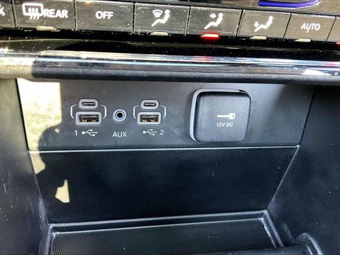Used 2023 Jeep Grand Cherokee Limited AWD/4WD image 17