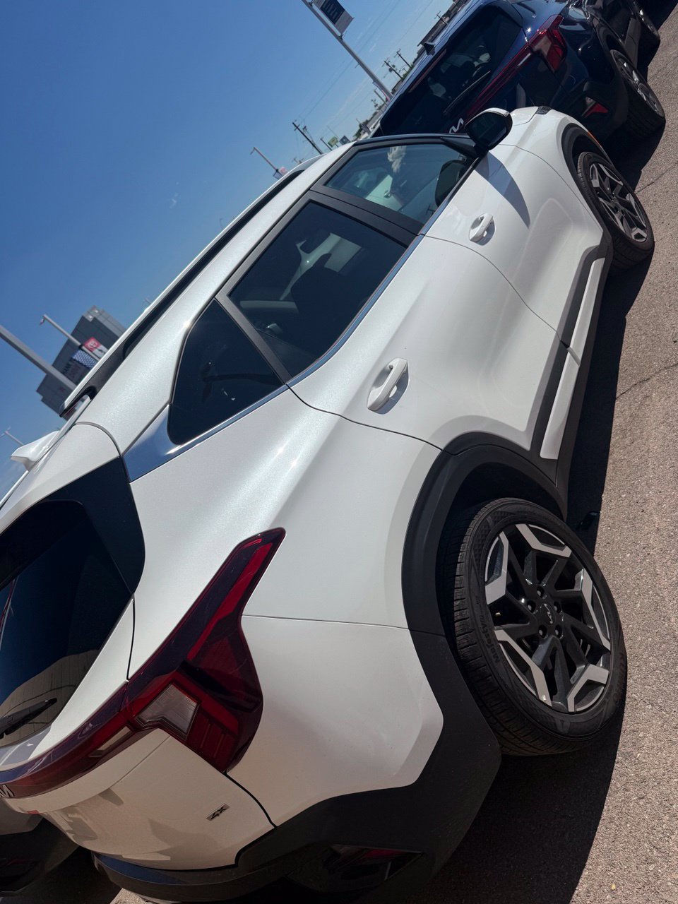 Used 2026 Kia Seltos SX w/ SX Sunroof Package AWD/4WD image 3