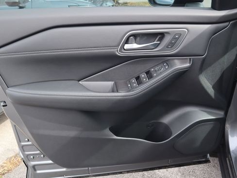 New 2026 Nissan Rogue Platinum w/ Platinum Premium Package AWD/4WD image 19