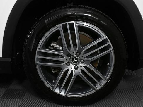Certified 2022 Mercedes-Benz GLS 450 4MATIC image 37