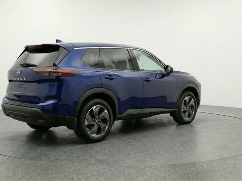 Used 2025 Nissan Rogue SV image 9