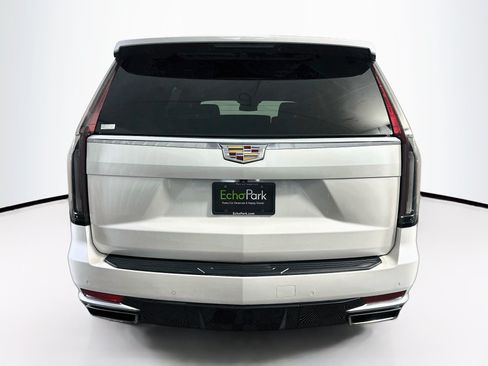 Used 2022 Cadillac Escalade Luxury RWD image 7