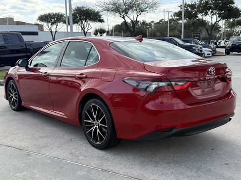 Used 2023 Toyota Camry LE image 7