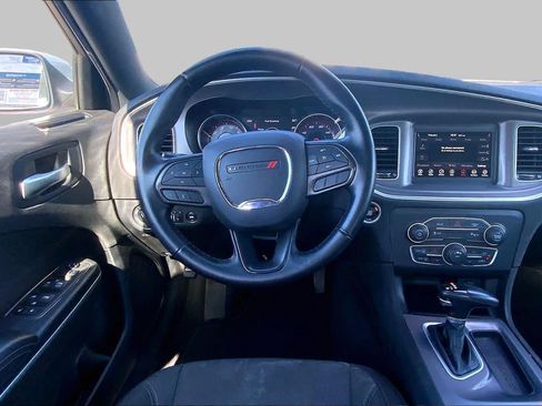 Used 2022 Dodge Charger SXT RWD image 5