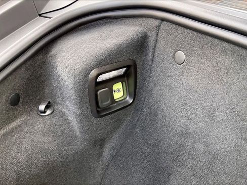 Used 2024 Chevrolet Corvette Stingray Premium Conv w/ Z51 Performance Package image 30