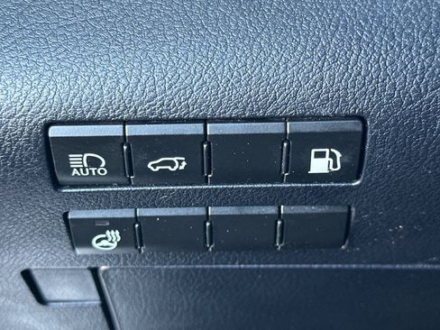 Used 2018 Lexus RX 450hL Premium image 38