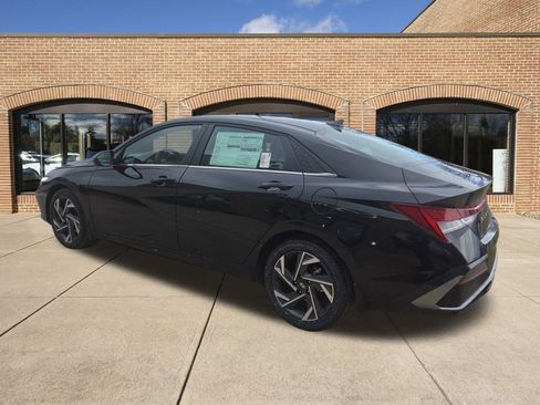 New 2026 Hyundai Elantra Limited image 6