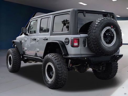 Used 2021 Jeep Wrangler Unlimited Rubicon w/ Cold Weather Group image 6