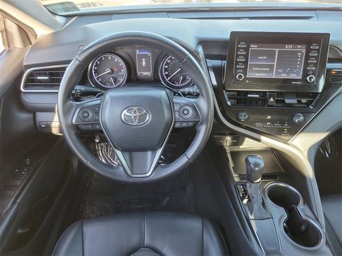 Used 2021 Toyota Camry SE image 4