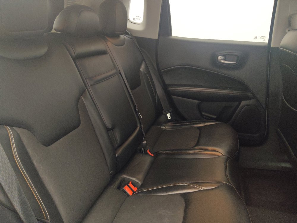 Used 2018 Jeep Compass Latitude w/ Popular Equipment Group FWD image 19