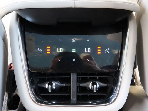 Used 2025 Volvo EX90 Plus AWD/4WD image 33