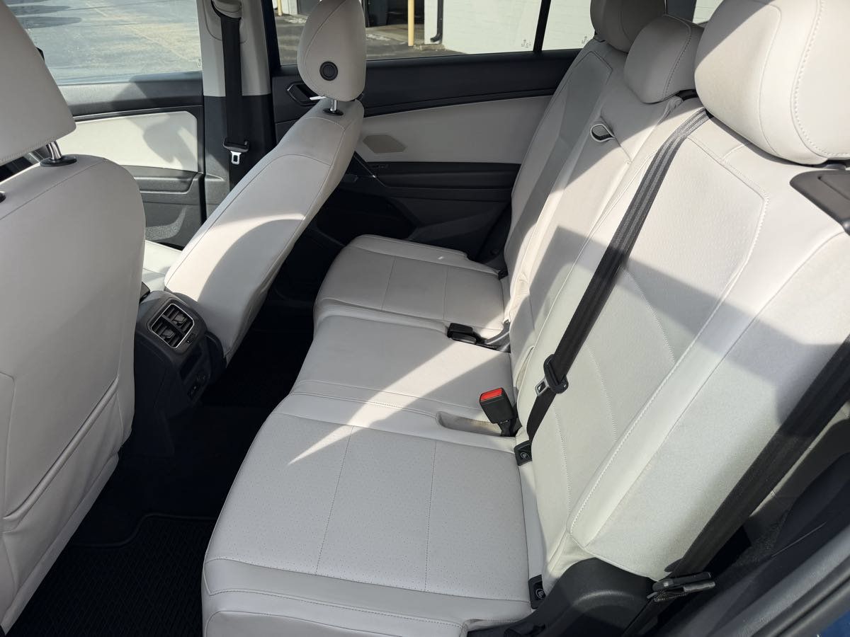 Used 2018 Volkswagen Tiguan S FWD image 11