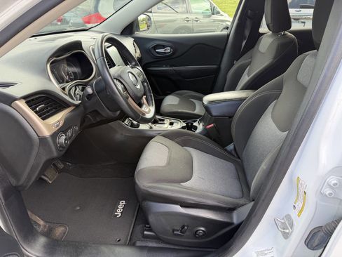 Used 2014 Jeep Cherokee Latitude w/ Comfort/Convenience Group AWD/4WD image 5