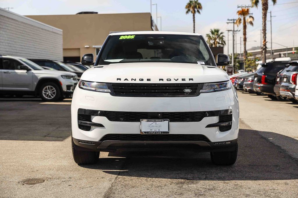 Used 2025 Land Rover Range Rover Sport SE AWD/4WD image 2