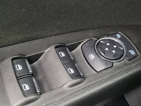 Used 2020 Ford Fusion SE image 27