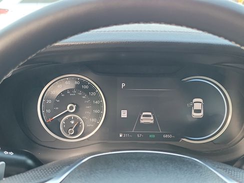 Certified 2025 Genesis G70 2.5T image 9