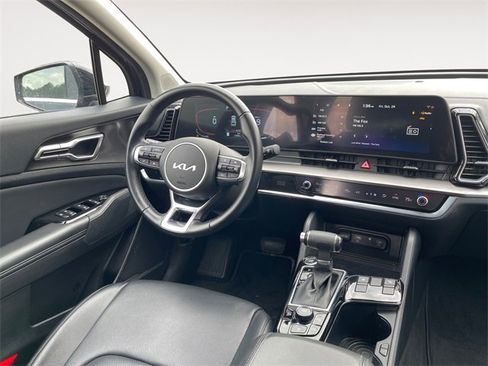 Used 2023 Kia Sportage EX image 10