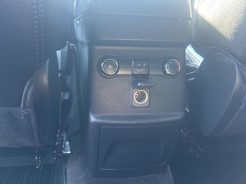 Used 2018 Ford Explorer XLT w/ Equipment Group 202A AWD/4WD image 15