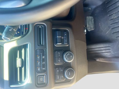 Used 2023 Chevrolet Tahoe Z71 w/ Luxury Package AWD/4WD image 10
