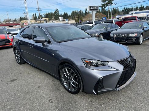 Used 2018 Lexus IS 300 F Sport RWD image 4
