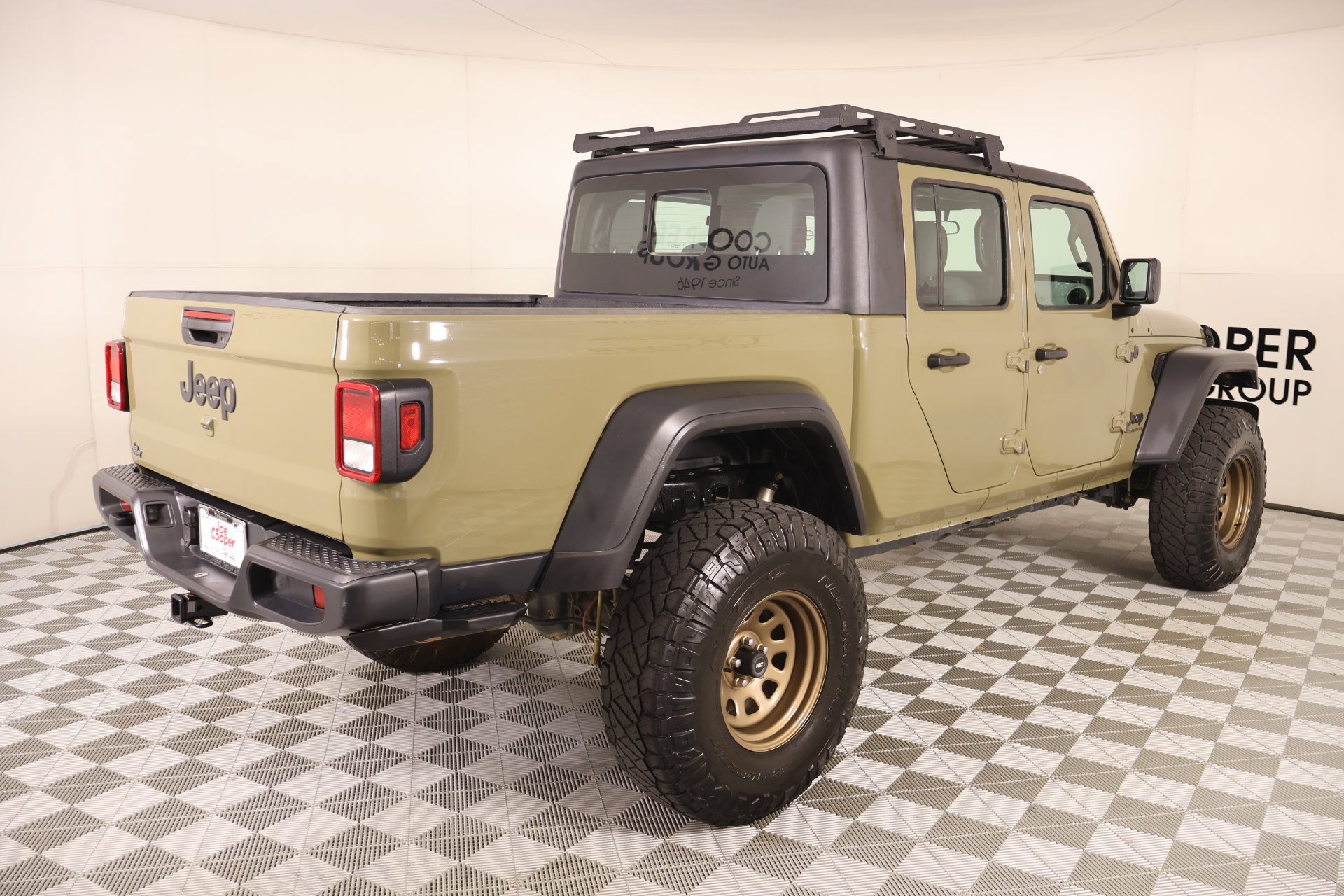 Used 2025 Jeep Gladiator Sport AWD/4WD image 19