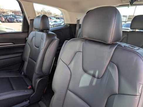 Used 2024 Kia Telluride S w/ S Sunroof Package image 16