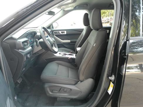 Used 2023 Ford Explorer XLT RWD image 15