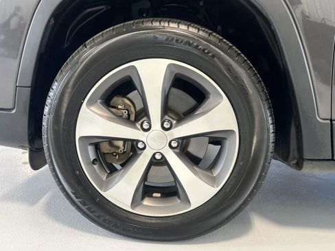 Used 2020 Jeep Cherokee Limited AWD/4WD image 52