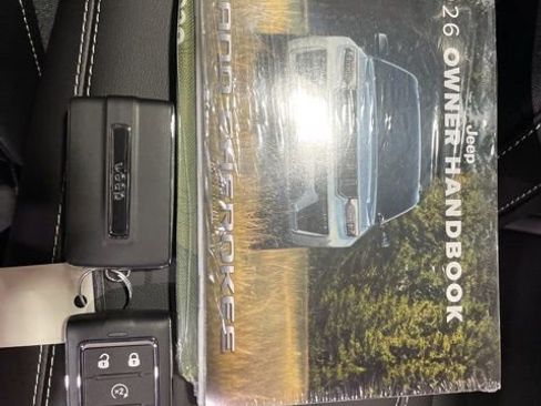 New 2026 Jeep Grand Cherokee Limited AWD/4WD image 18