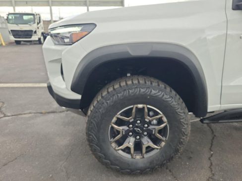 New 2026 Chevrolet Colorado ZR2 w/ Technology Package AWD/4WD image 10