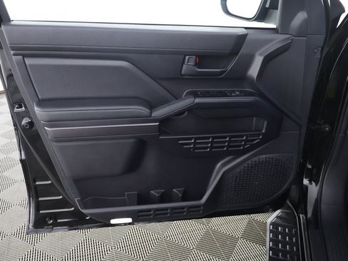 Used 2025 Toyota 4Runner SR5 image 21