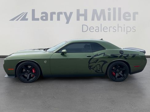 Used 2019 Dodge Challenger SRT Hellcat w/ Laguna Leather Package RWD image 2