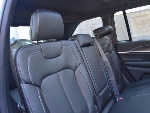 New 2025 Jeep Grand Cherokee Limited w/ Luxury Tech Group II image 34