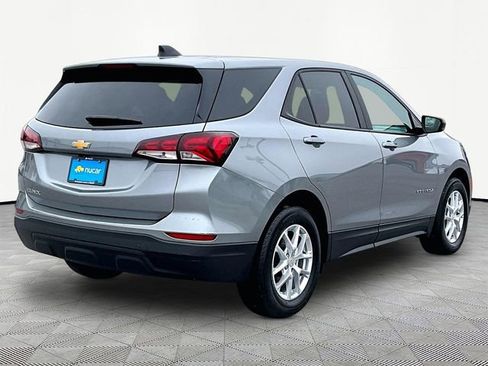 Used 2024 Chevrolet Equinox LS w/ LS Convenience Package image 6