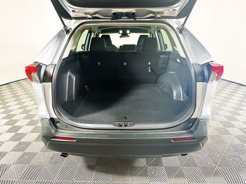 Used 2022 Toyota RAV4 LE FWD image 30