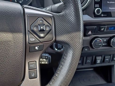 Used 2021 Toyota Tacoma TRD Off-Road w/ TRD Premium Off Road Package AWD/4WD image 18