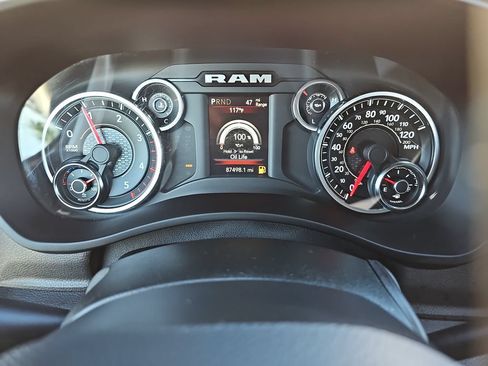 Used 2022 RAM 2500 Big Horn AWD/4WD image 10