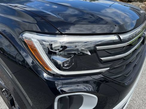 Certified 2026 Volkswagen Atlas Peak Edition AWD/4WD image 12
