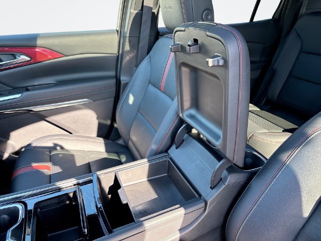 Used 2024 Chevrolet Traverse RS AWD/4WD image 21