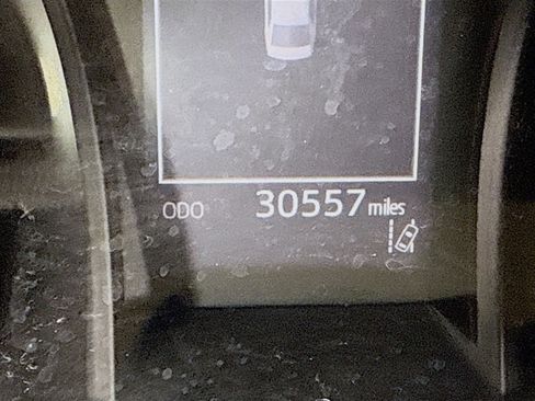 Used 2018 Toyota Camry L image 16