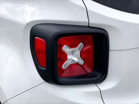 Used 2023 Jeep Renegade Altitude w/ Convenience Group I AWD/4WD image 25
