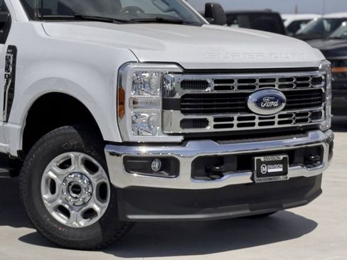 New 2025 Ford F350 XLT w/ 360-Degree Camera Package AWD/4WD image 3